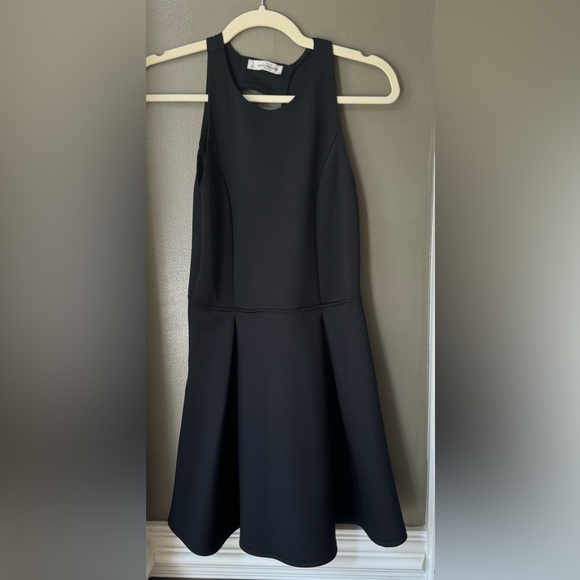 Abercrombie &Fitch size Small black dress - Picture 3 of 8